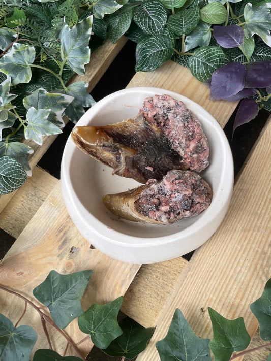 Filled hooves goose and cranberry