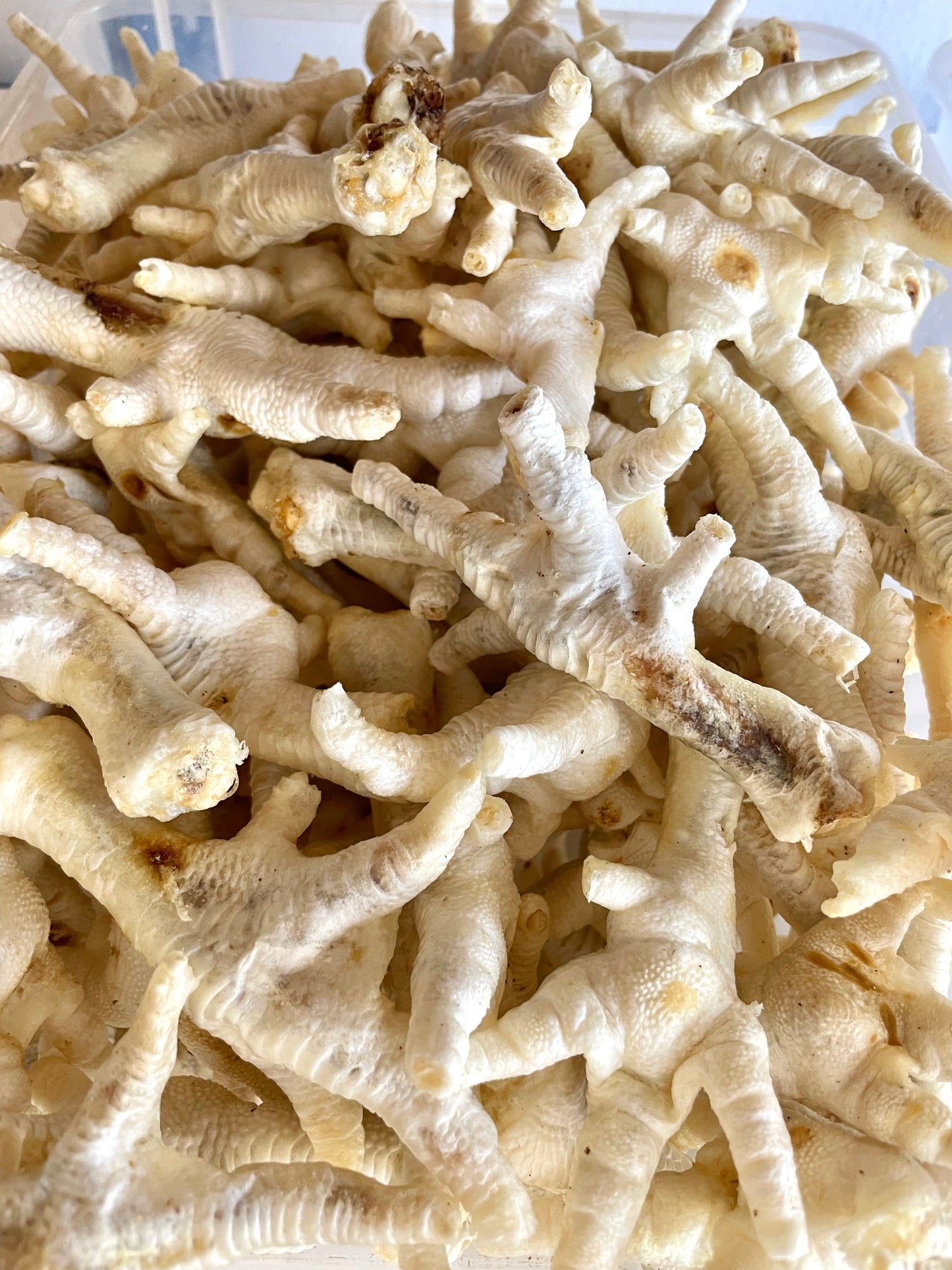 Puffed chicken feet